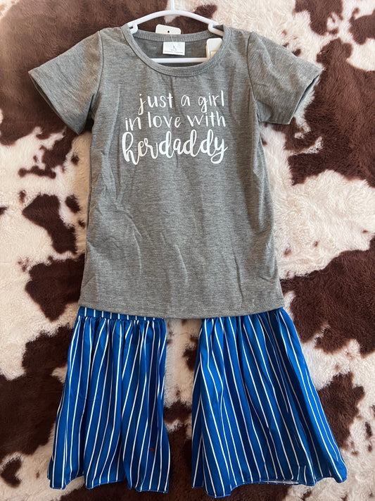 Girl in love with her daddy