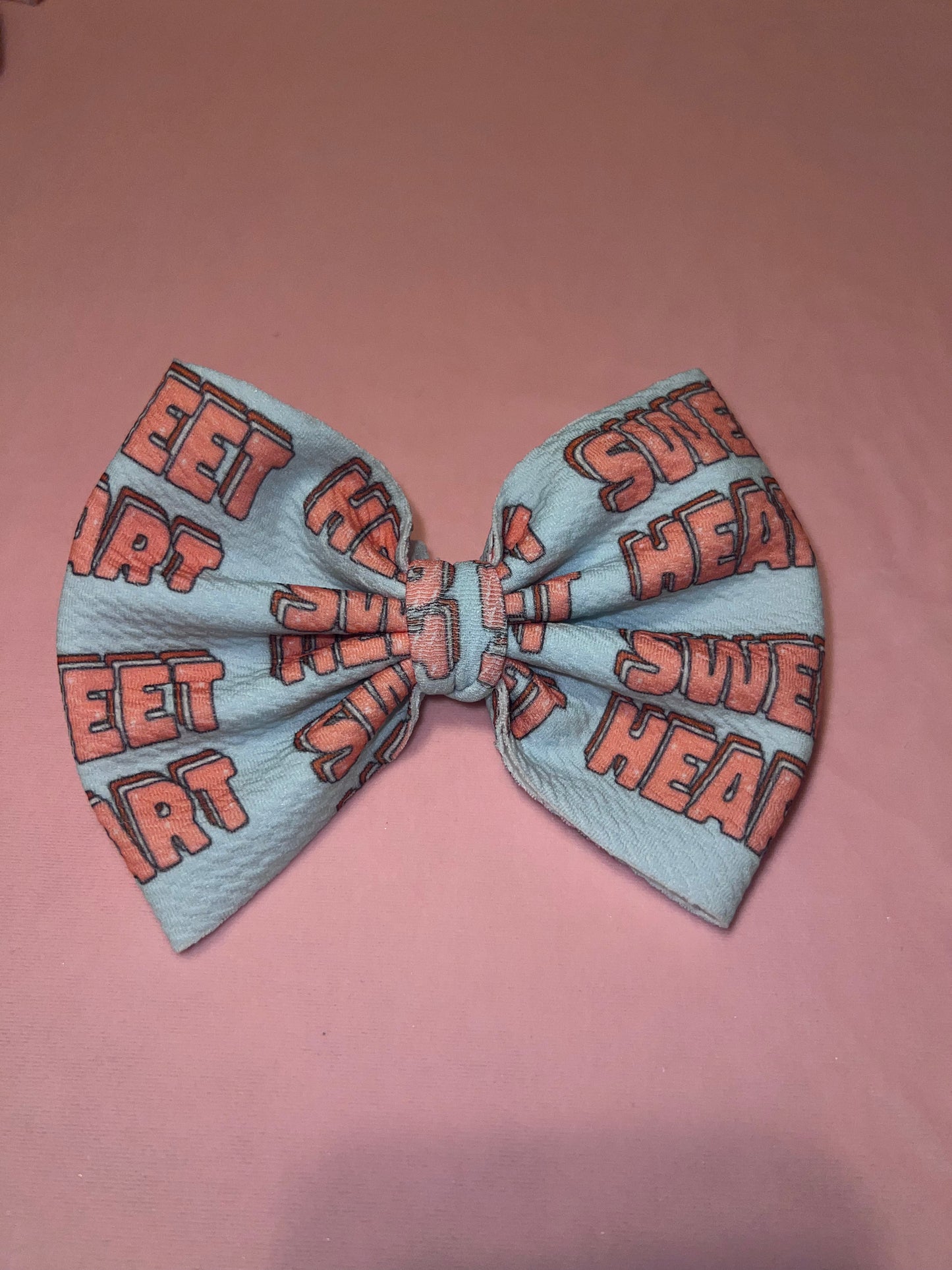 Sweet heart bow