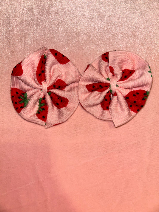 Strawberry bows
